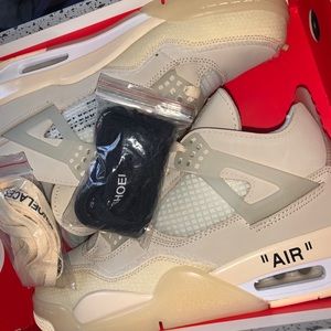 JORDAN RETRO 4 OFF WHITE (SAIL)